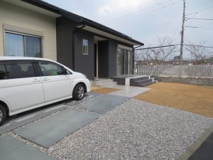 宇部全体外構　タイルテラス　アプローチ　カースペース