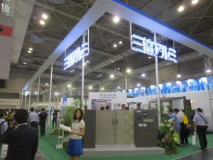 宇部市　カースペース　アプローチ　目隠しスクリーン