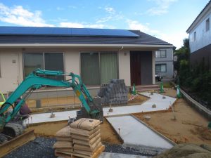 新築外構　タイルアプローチ　カーポート