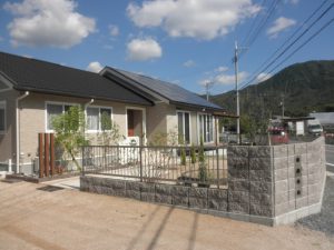 防府市　ガーデン工事+アプローチ 完工