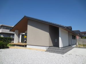 エクステリア工事　タイルテラス　芝庭