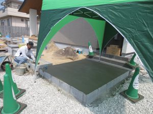 エクステリア工事　タイルテラス　芝庭